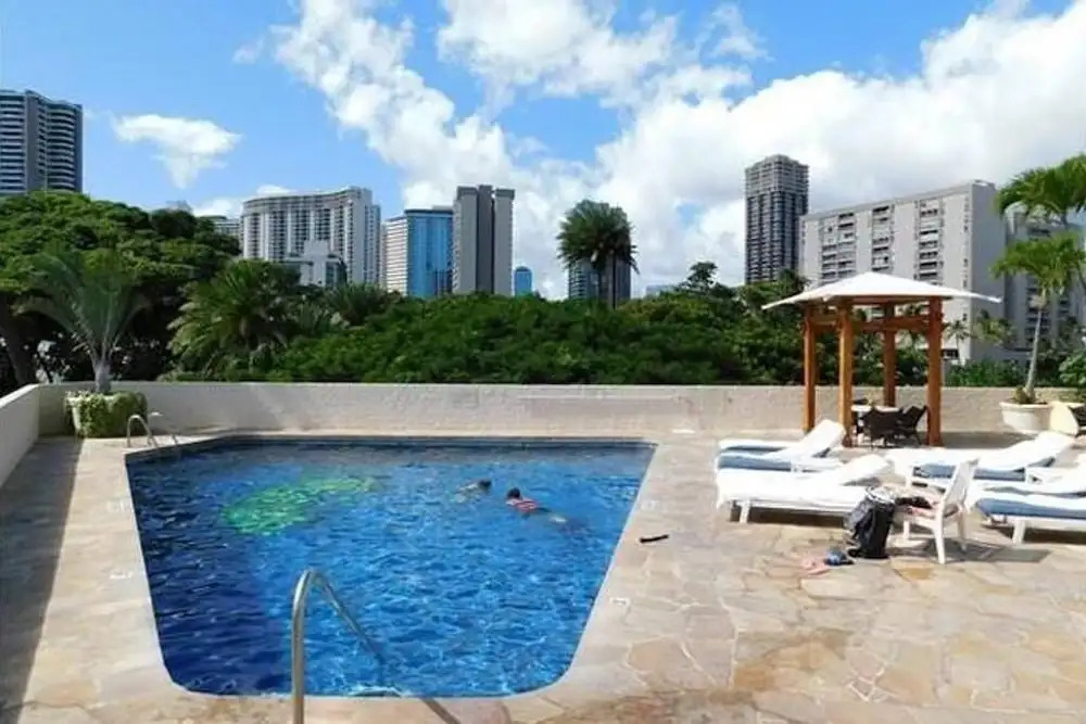 Luxurious Stay in Waikiki Steps to Waikiki Beach