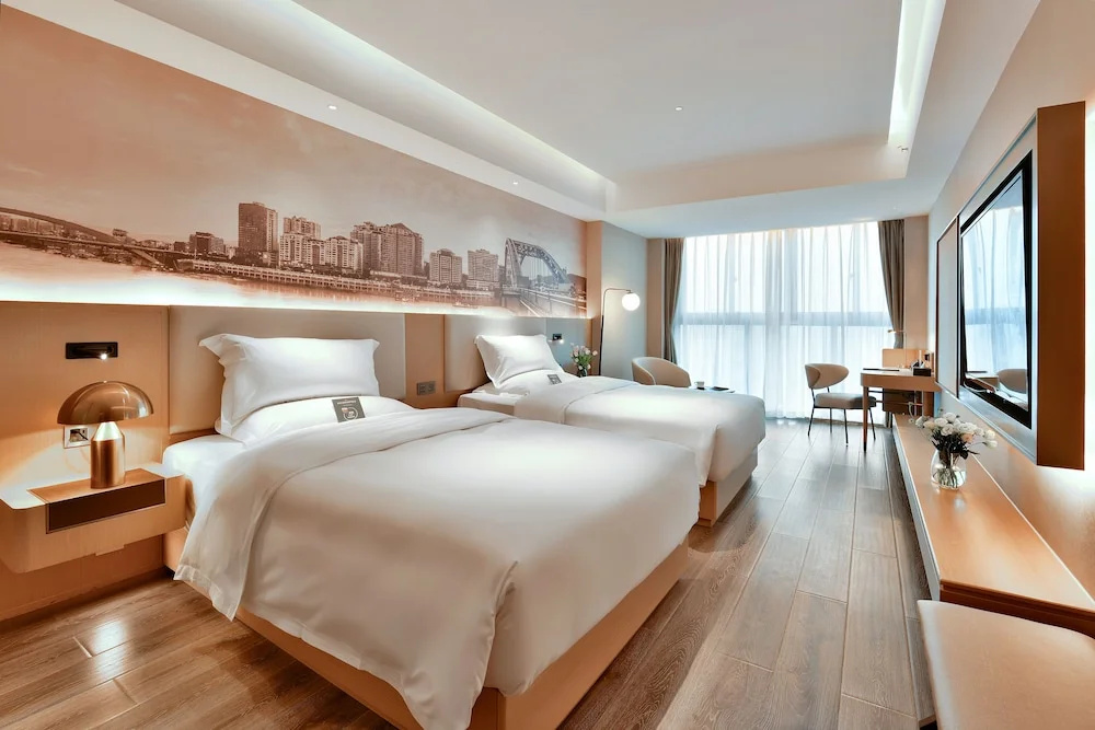 Mercure Yibin Port