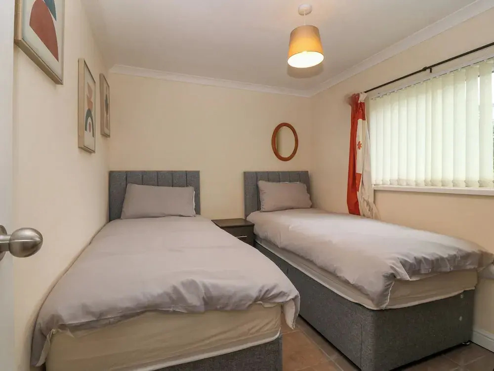 245 Riverside Lodge