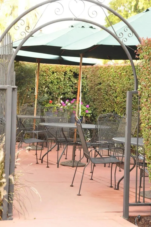 The Eagle Inn