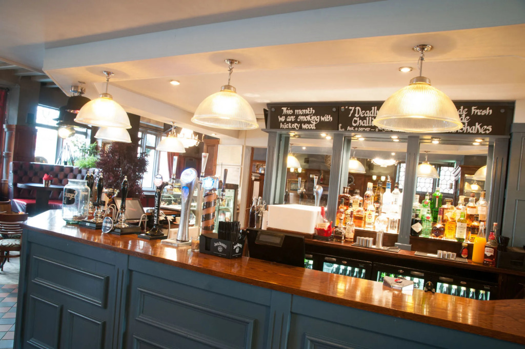 Huckleberrys Bar and Grill