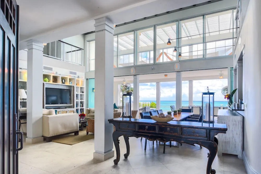 Azure Villa - Four Bedroom Villa