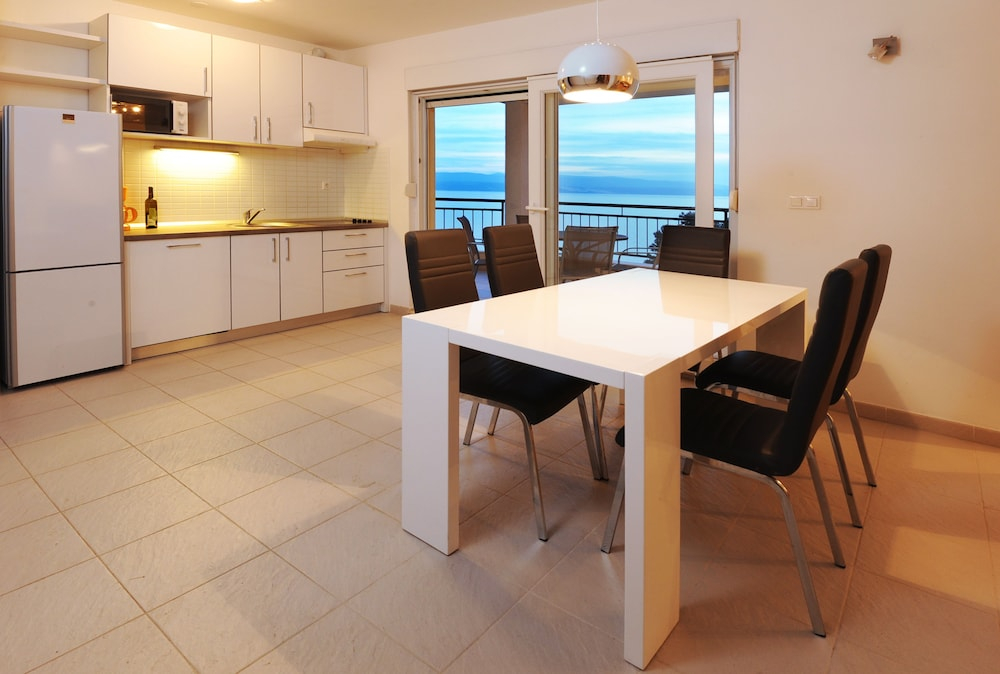 Apartments Andrea - Beachfront & Sea-view Terrace