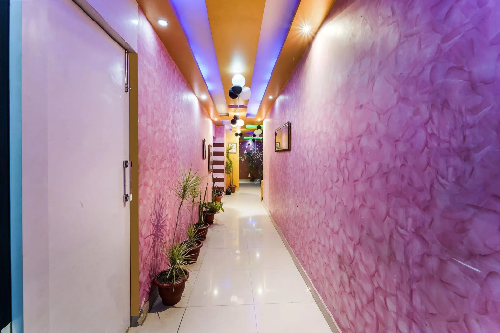 Super Hotel O by OYO Landlord
