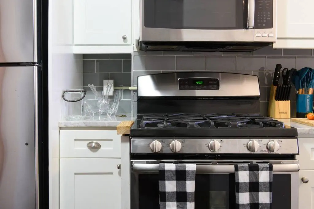 39-1 Renovated 3BR Prime Hudson Yardsarea