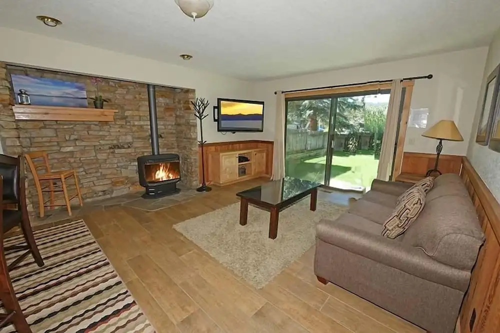 596 Danube Drive 3 Bedroom Home by RedAwning