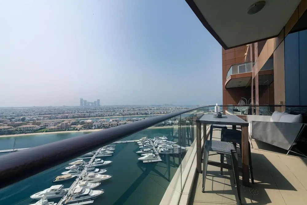 Maison Privee - Premium Apt on the Palm w/ Serene Sea Views