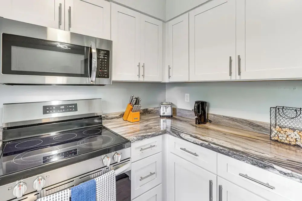 2 Mi to State Park: Dog-friendly Niceville Home