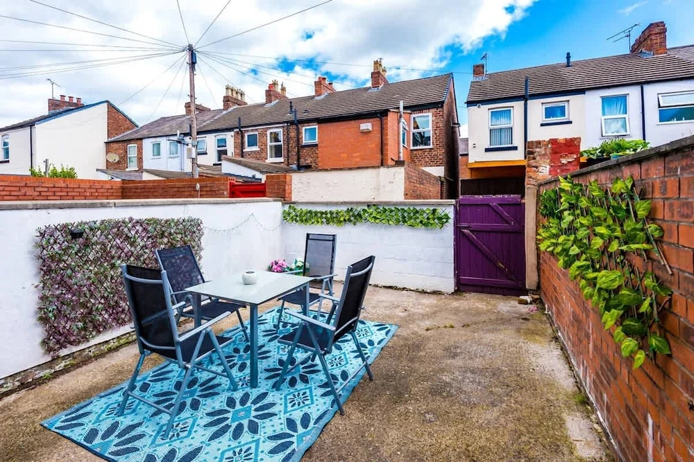 Modern House City Centre Perfect for Groups