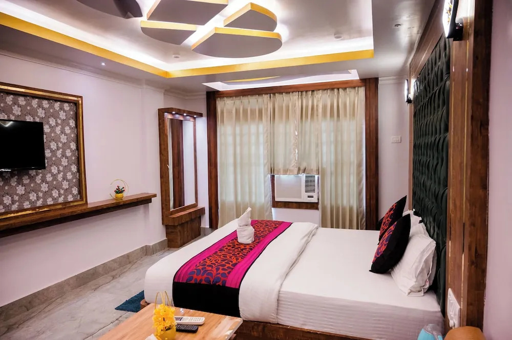 HOTEL COUNTRY INN
