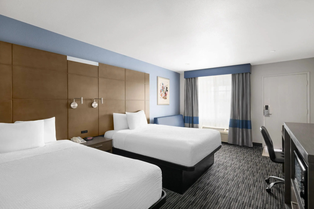 Travelodge Inn & Suites by Wyndham Anaheim on Disneyland Dr