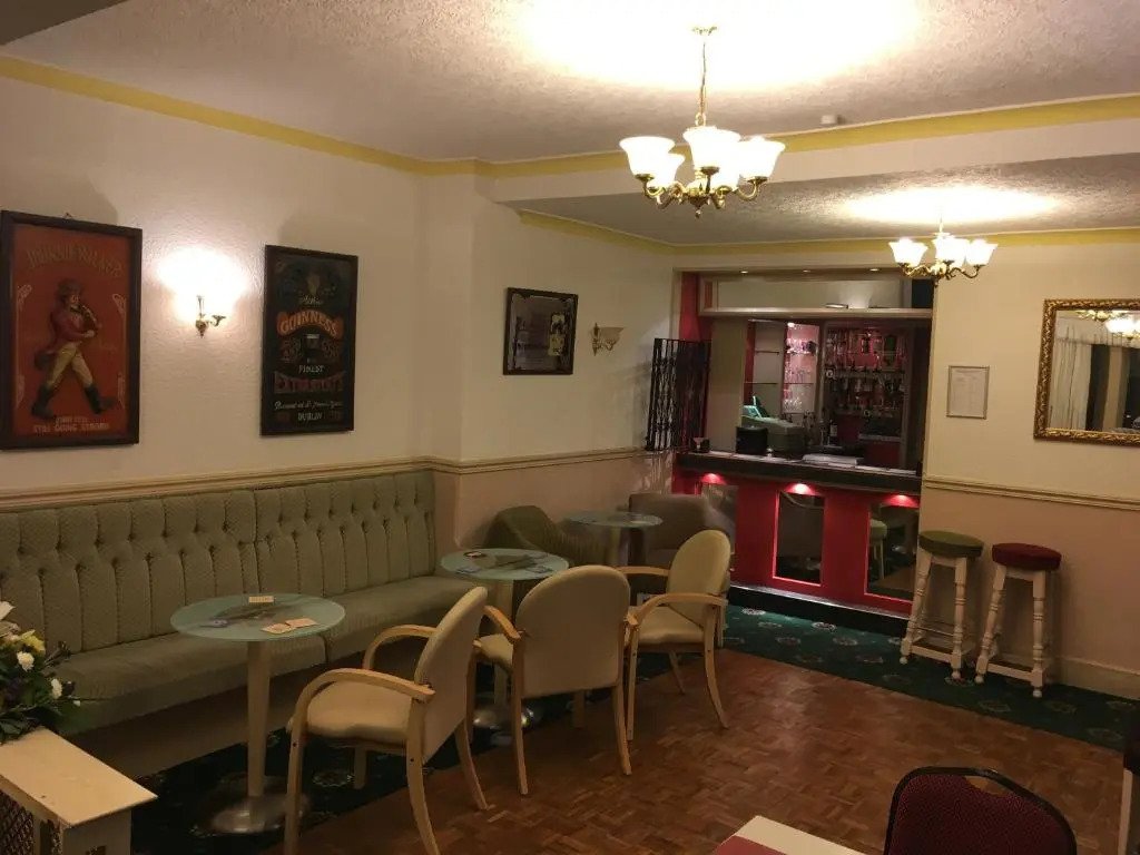 Kingsbury Hotel