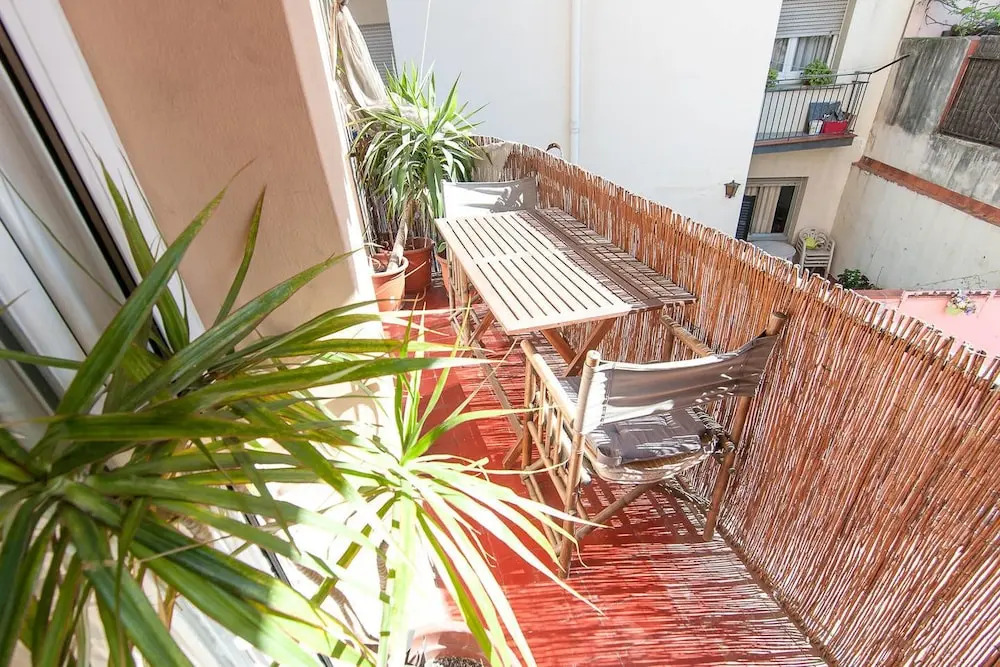 Comfortable 3BR Apartment Close to Placa Espana and Sants Station