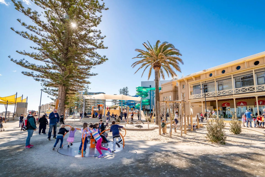 'Ocean Sunset' Glenelg Central Studio Free Parking
