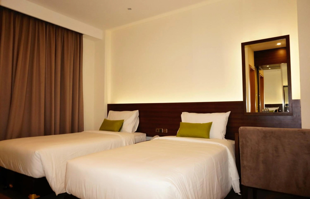 Airy Boulevard Ahmad Yani 17 Manado