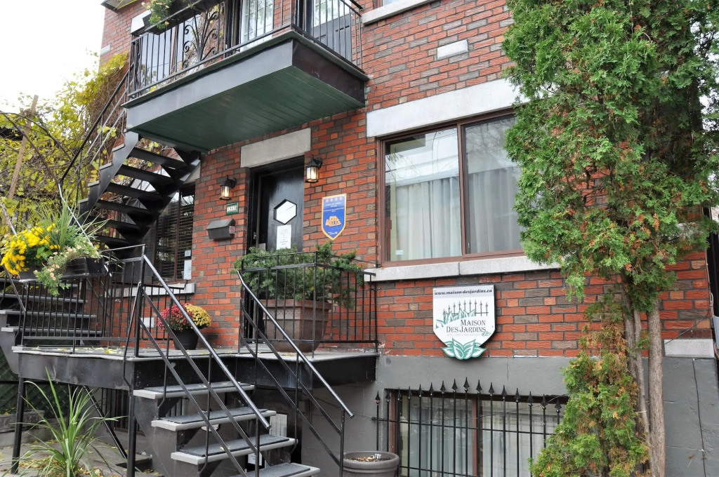 Maison Des Jardins B & B