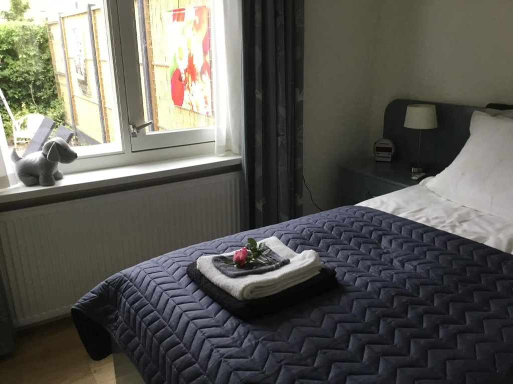 B & B ANNAMIE