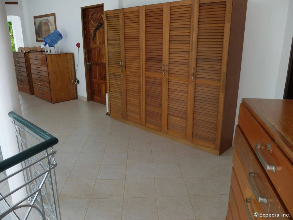 Argonauta Boracay Apartment Suites and Villas