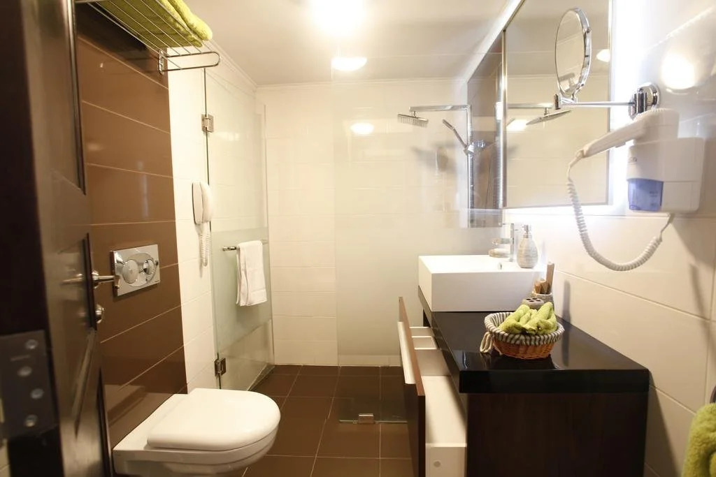 Al Jamila Suites
