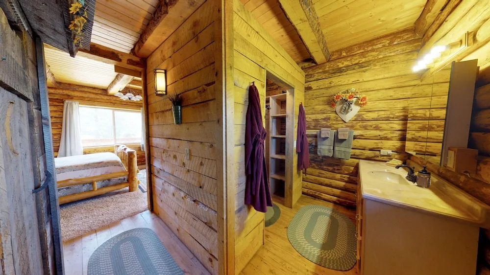 Canyon View Family Lodge