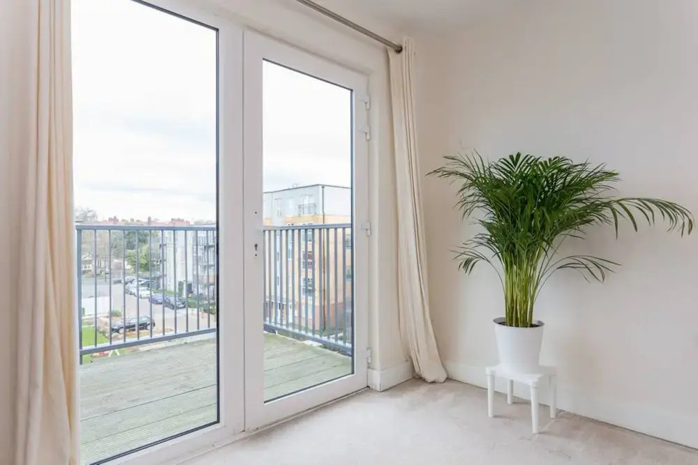 3 Bedroom Apartment Sleeps 6 in Clapham South