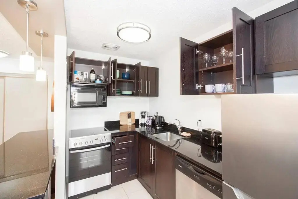 One Bedroom Unit With in Suite Laundry and Parking