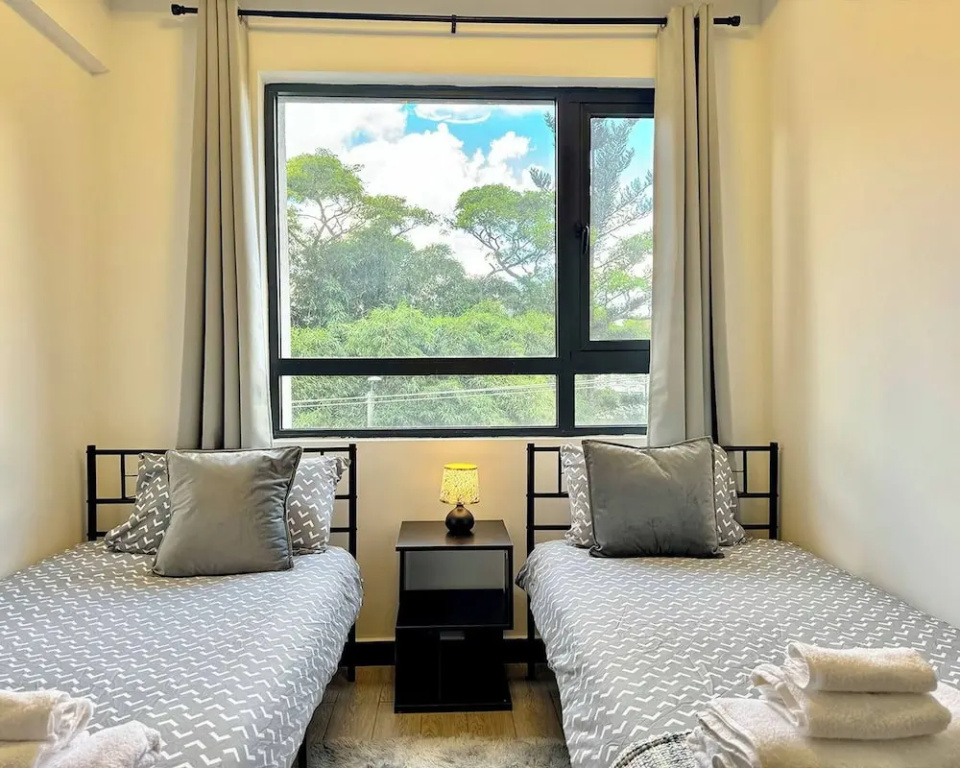 Tranquil 2-bedroom Apartment With Nature and City Views