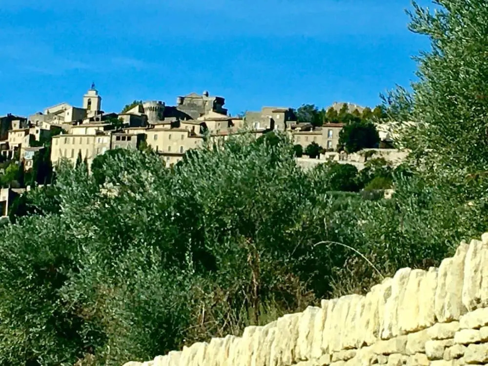 sous la tonnelle
