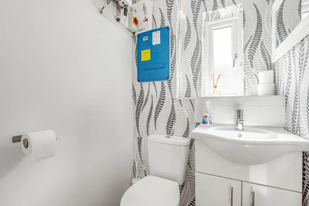 Entire Home - Cosy 3 Bedroom House Close to Levenshulme Station 13 Mins to Manchester City Centre