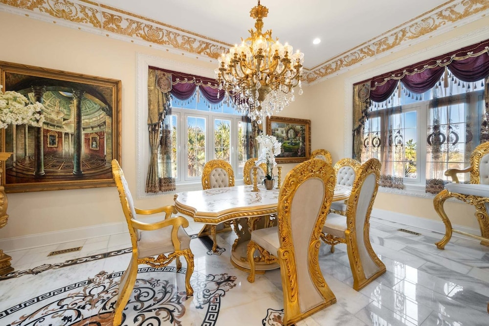 Sea Palace 5 Bedroom Home