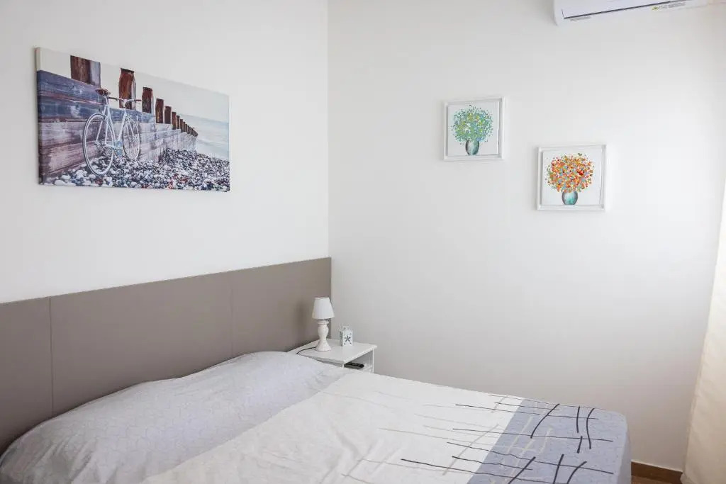 Alessandro House
