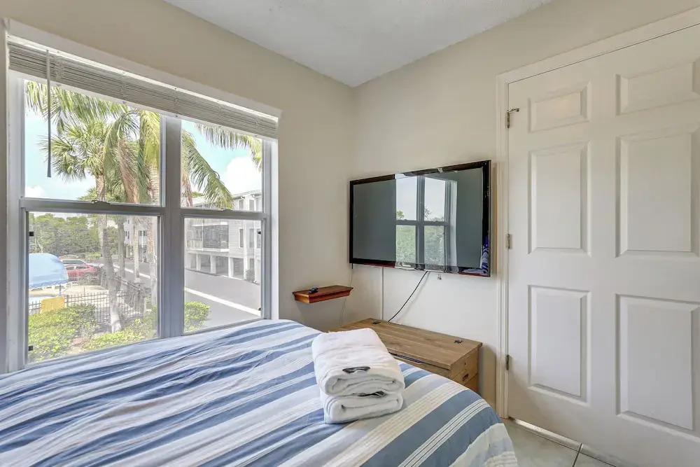 Holmes Beach Condo Near Anna Maria: Pool Access!