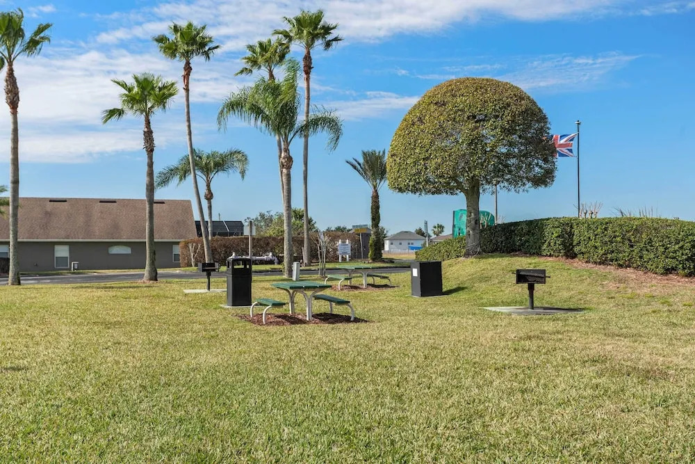 Davenport Vacation Home w/ Pool, Spa & Game Room!