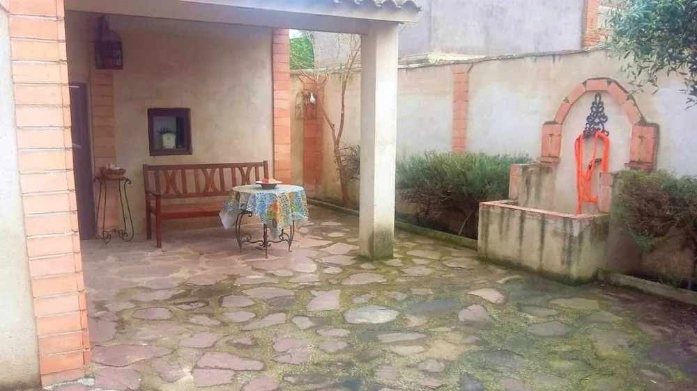 House With 2 Bedrooms in Bernuy, With Furnished Garden