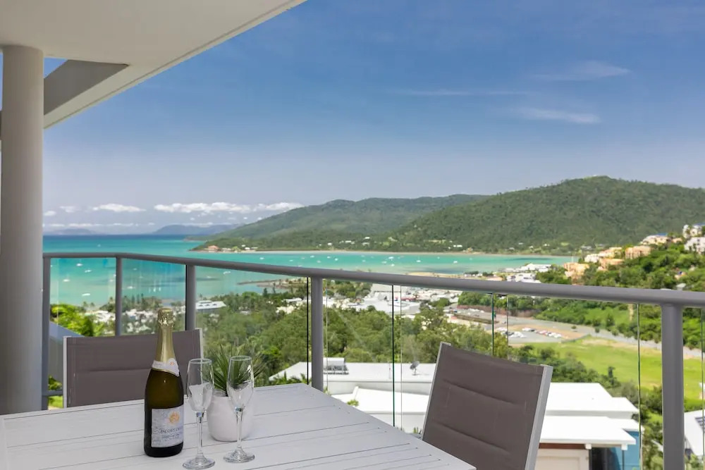 Airlie Searene Apartments