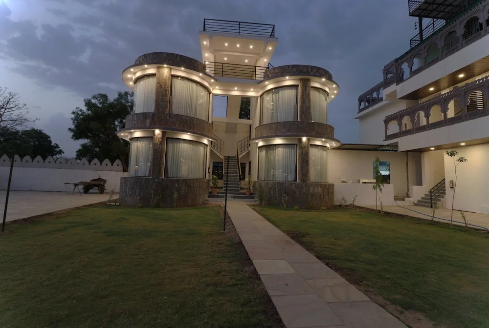 Keshav Resort