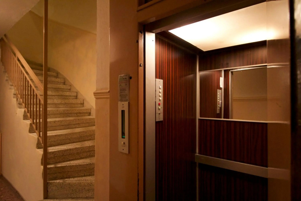 Eros - Luxurious Apartment