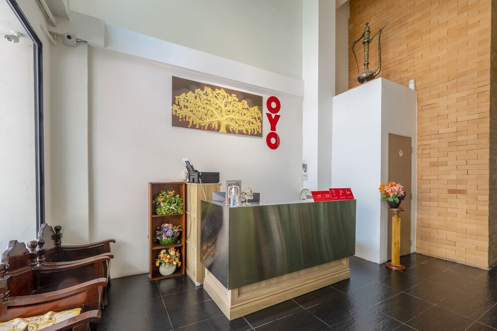 OYO 982 Charurat Suite​