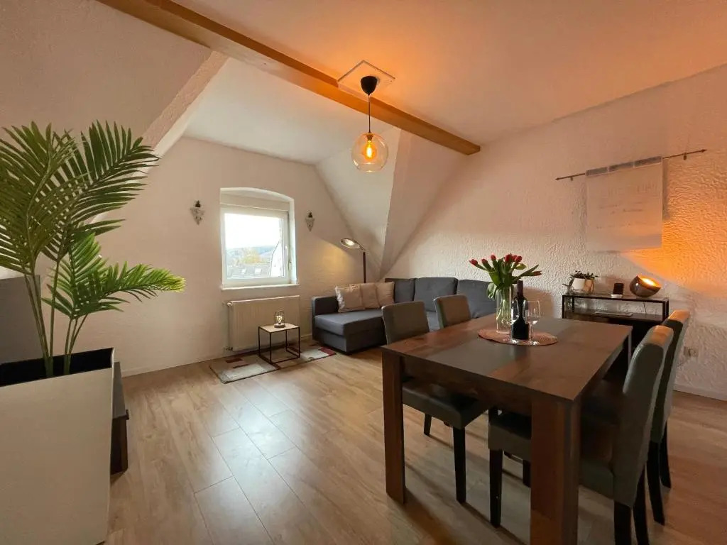 Suite Dilara by NINJA SPACES - 105QM Maisonette, Netflix, Garten, Parkplatz