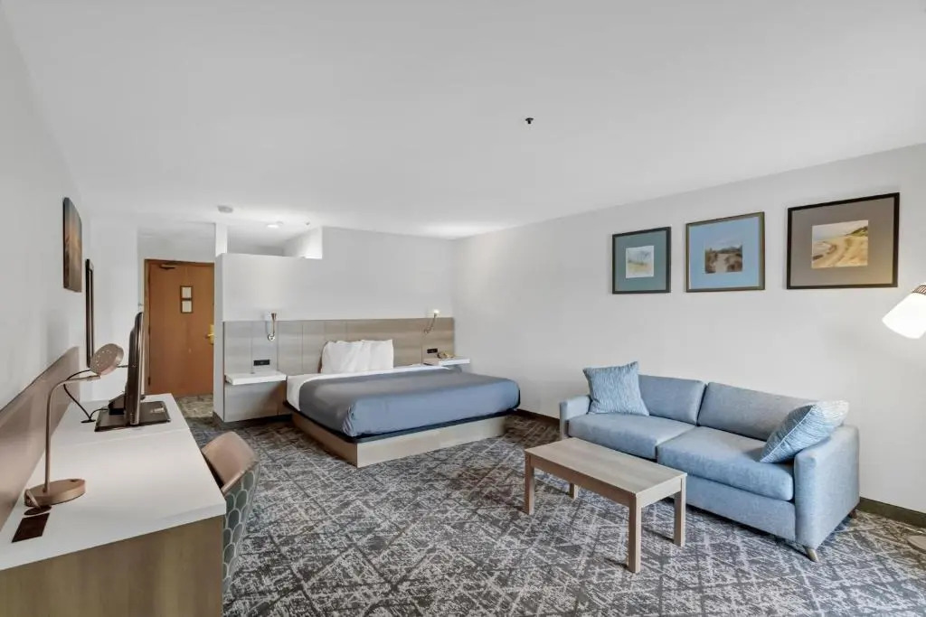 Waterbird Lakeside Inn