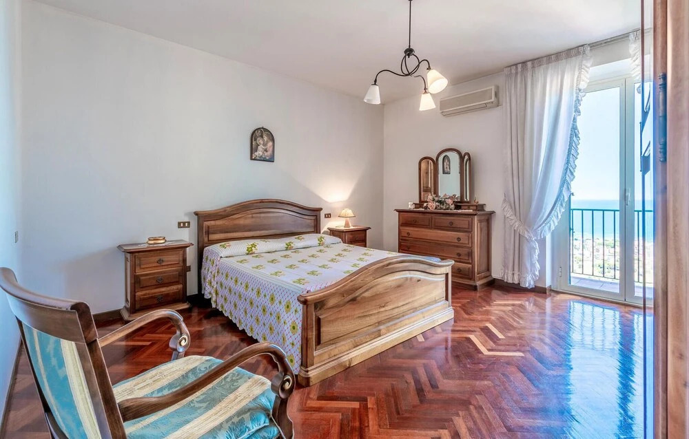 Beautiful Home In Belsito With Wifi