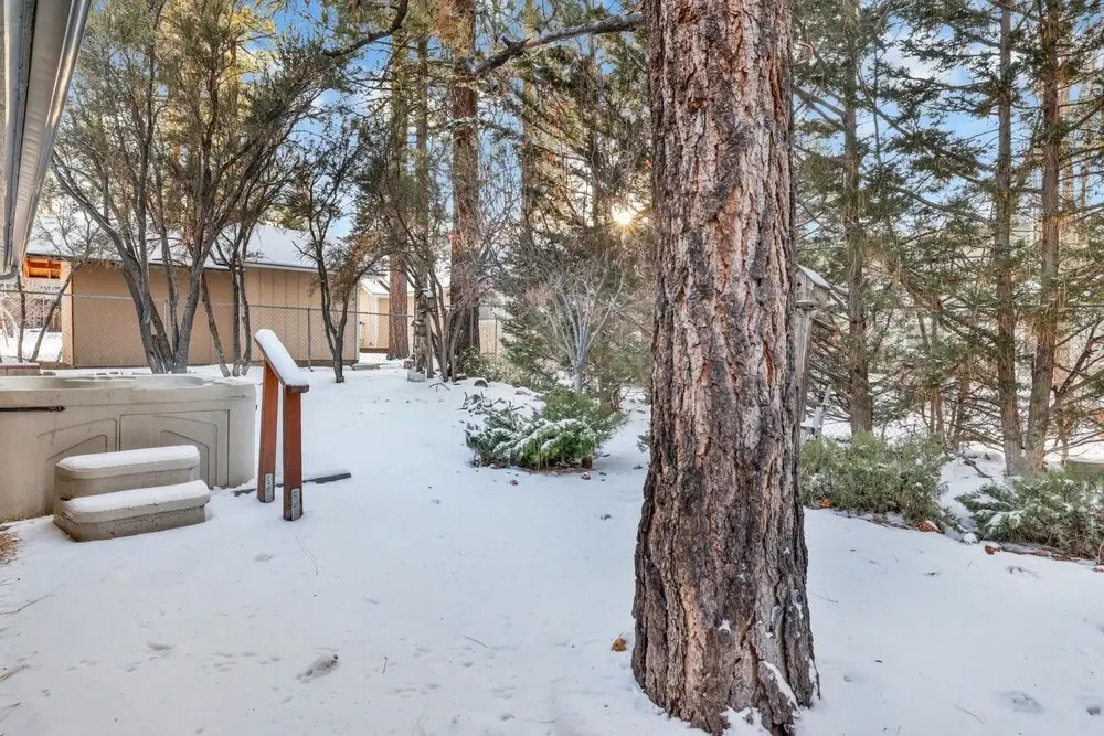 2087- Wildwood Lodge 3 Bedroom Home by RedAwning