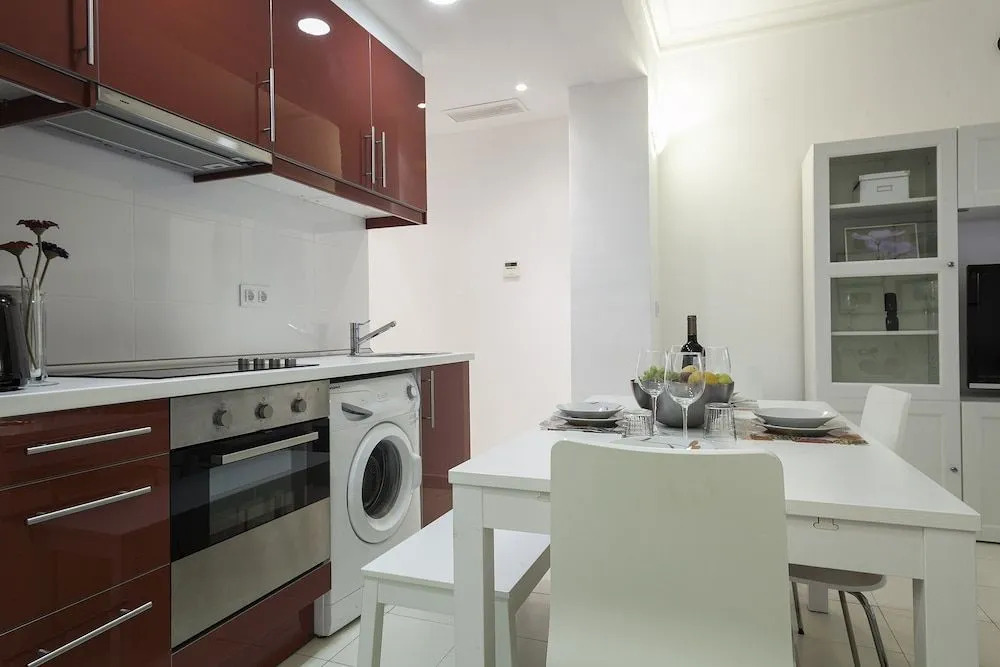 Blanc Apartment