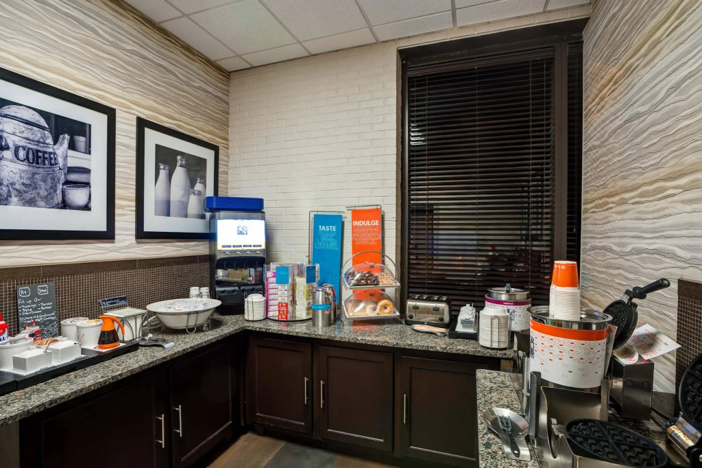 Hampton Inn Norfolk-Naval Base