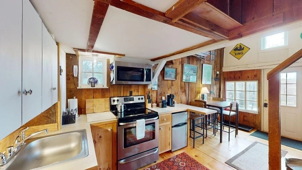 Pond View Cabin
