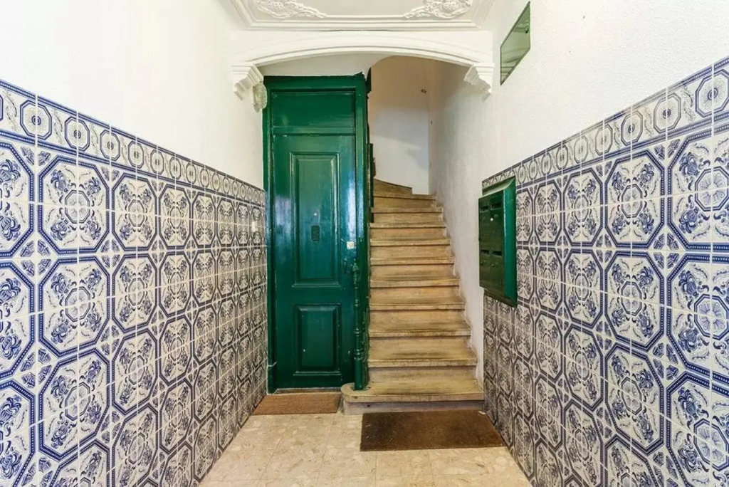 ALTIDO Charming 1BR Apt w/workspace in Sao Bento
