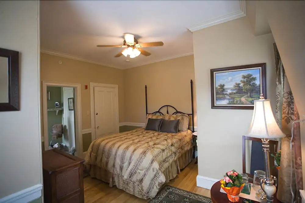Morrill Mansion Bed & Breakfast