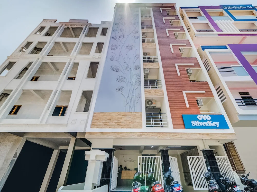 SilverKey Executive Stays 19907 Hafeezpet