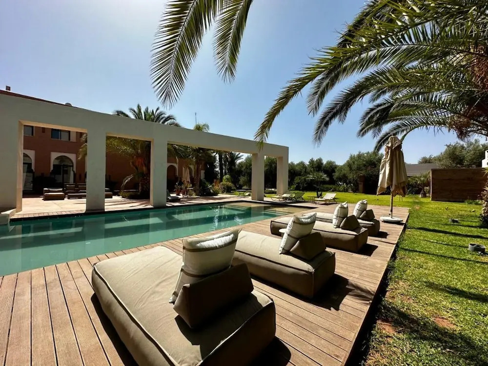The Garden of Siredrah an Oasis With Pool and Hammam