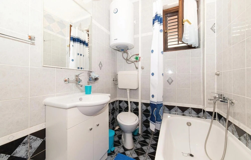 Five-Bedroom Holiday Home In Kastel Novi